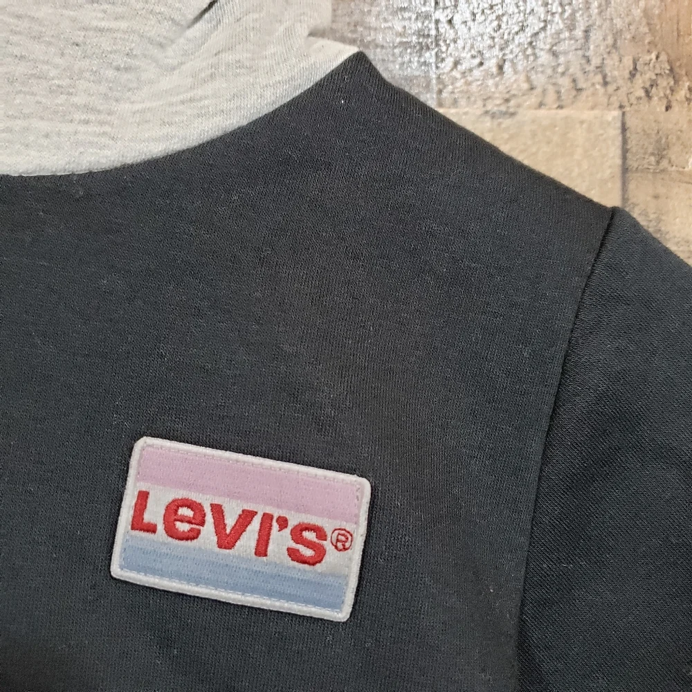 Levi's logo waistband slightly‎ cropped hoodie sweatshirt girls size 8-10 years